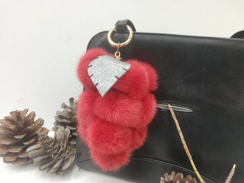 12 real Mink fur bag charm pompoms with leather leaf in bunch of grapes optik, red fur pom poms, bag charm keyring, fur bag accessory Silver nappa leather