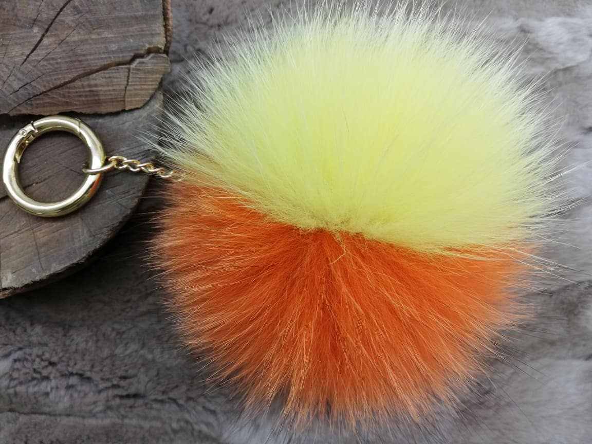 Real fox fur bag charm pompom yellow/orange color keychain,fur ball,real fur  pom pom ,real fox pom,pom pom keychain,real fur bag accessory