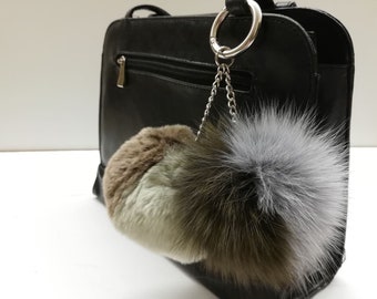 2 pompom fox e rex coniglio sacchetto di pelliccia charm, palla di pelliccia tinta di colore verde, accessorio borsa di pelliccia reale, borsa pom pom , pompon di pelliccia di volpe