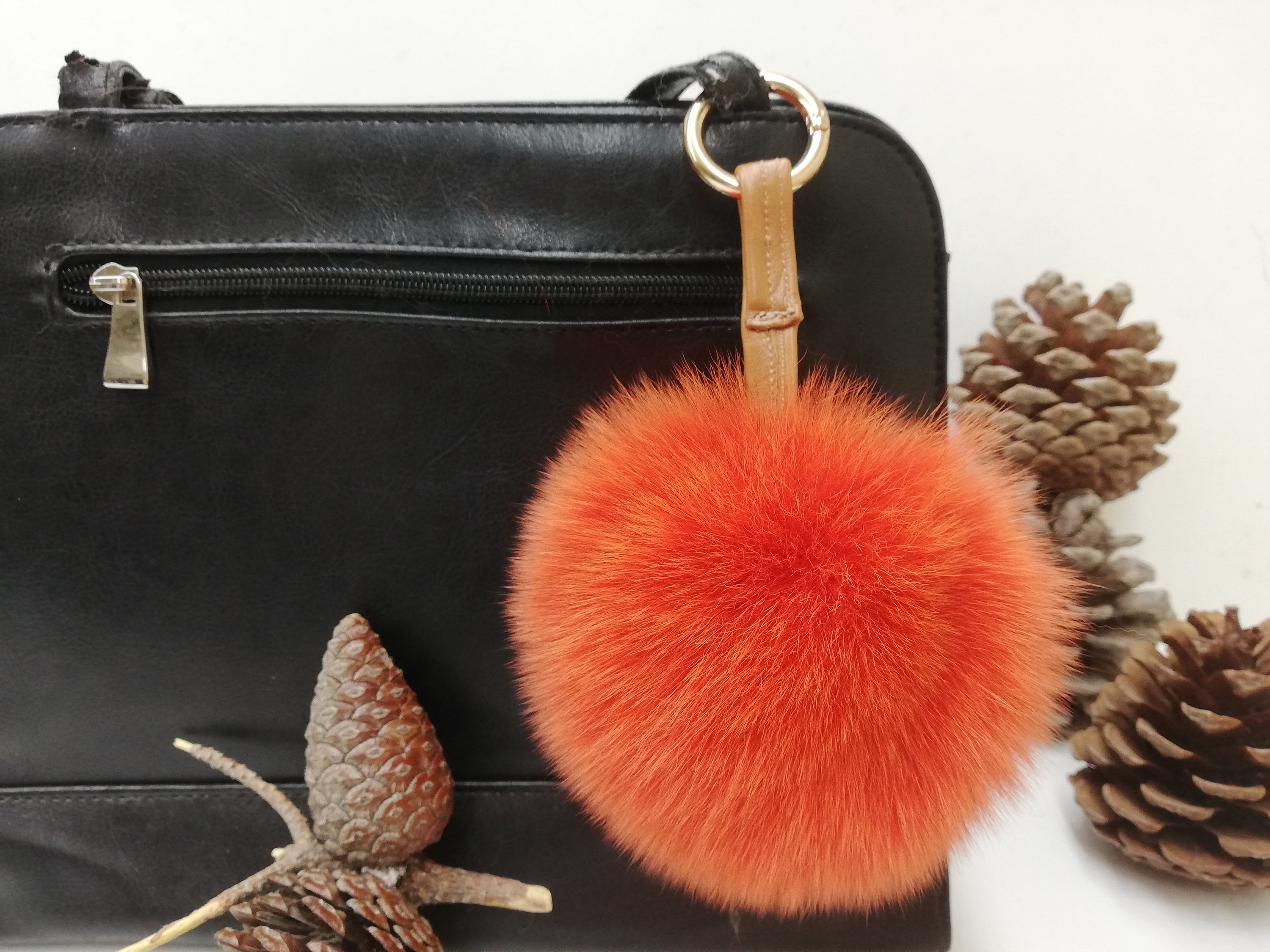 Shadow Fox Fur White Color Bag Charm Pom Pom fur Ballreal -  in 2023