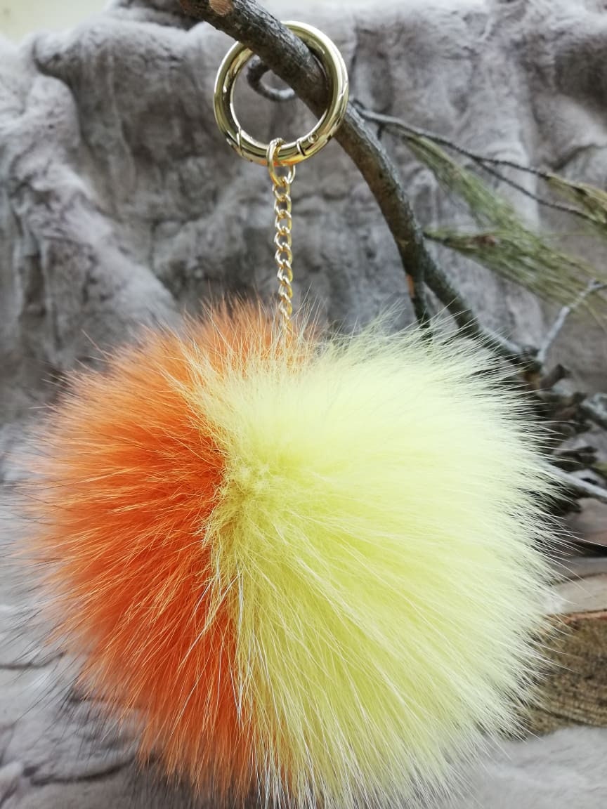 Real fox fur bag charm pompom yellow/orange color keychain,fur ball,real fur  pom pom ,real fox pom,pom pom keychain,real fur bag accessory