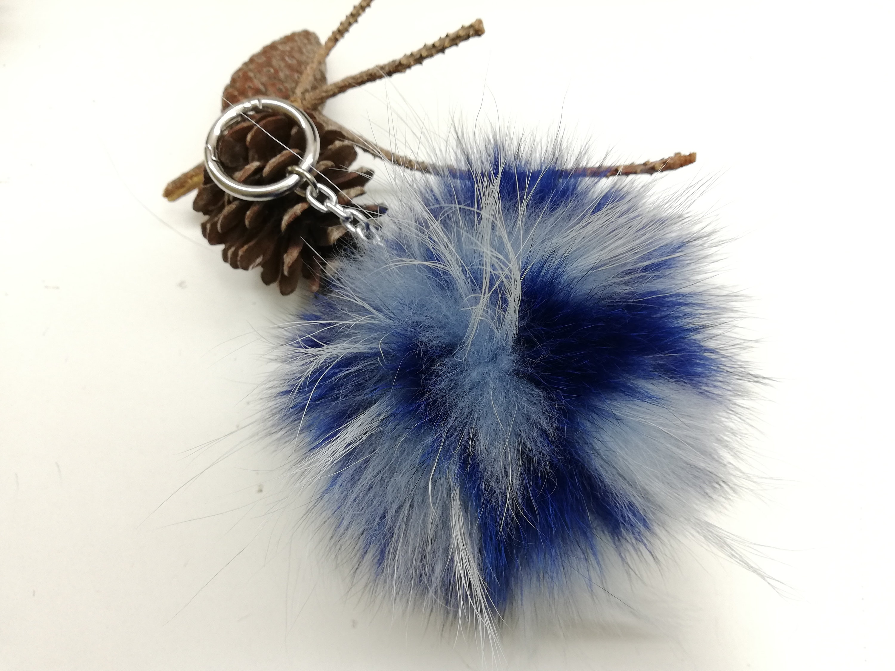 Shadow Fox Fur White Color Bag Charm Pom Pom fur Ballreal -  in 2023