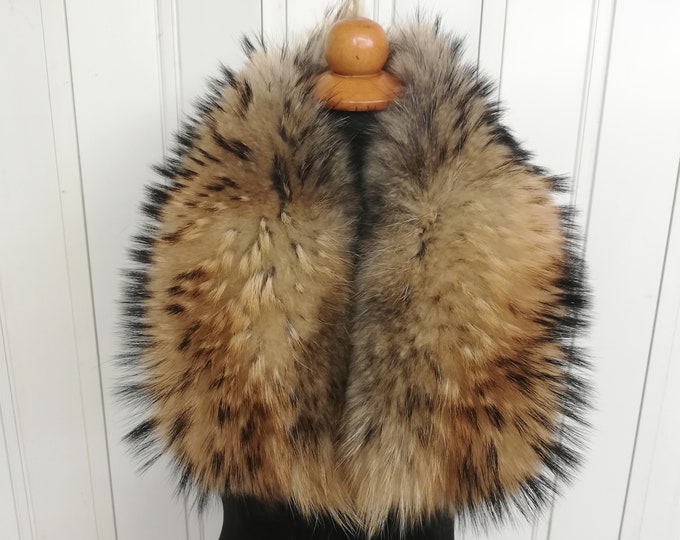 Real finnraccoon fur collar ,Real fur shawl brown color , Winter fur collar,  finnraccoon fur neckwarmer , Gift for women's and girls