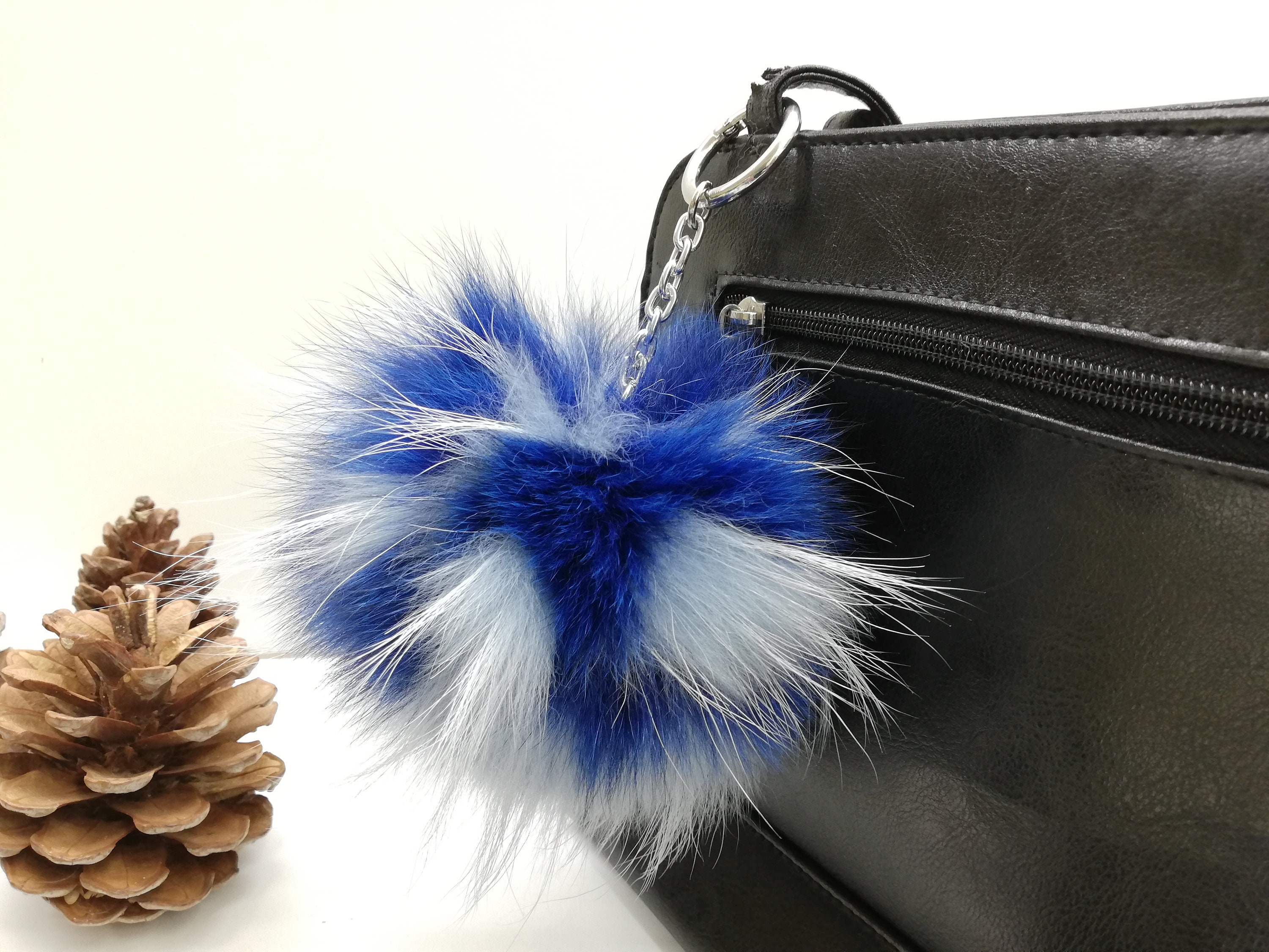 Shadow Fox Fur White Color Bag Charm Pom Pom fur Ballreal -  in 2023