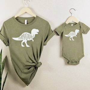 Cute Mommysaurus Dinosaur T-Shirt Mothers Day Gift Idea Cute Mommysaurus Dinosaur T-Shirt Mothers Day Gift Idea