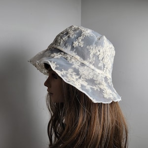 Women Spring Summer Lace Gauze Bucket Hat Sun Hats Fisherman Sun Cap Embroidery Floral Ruffles Edge Short Brimmed Breathable