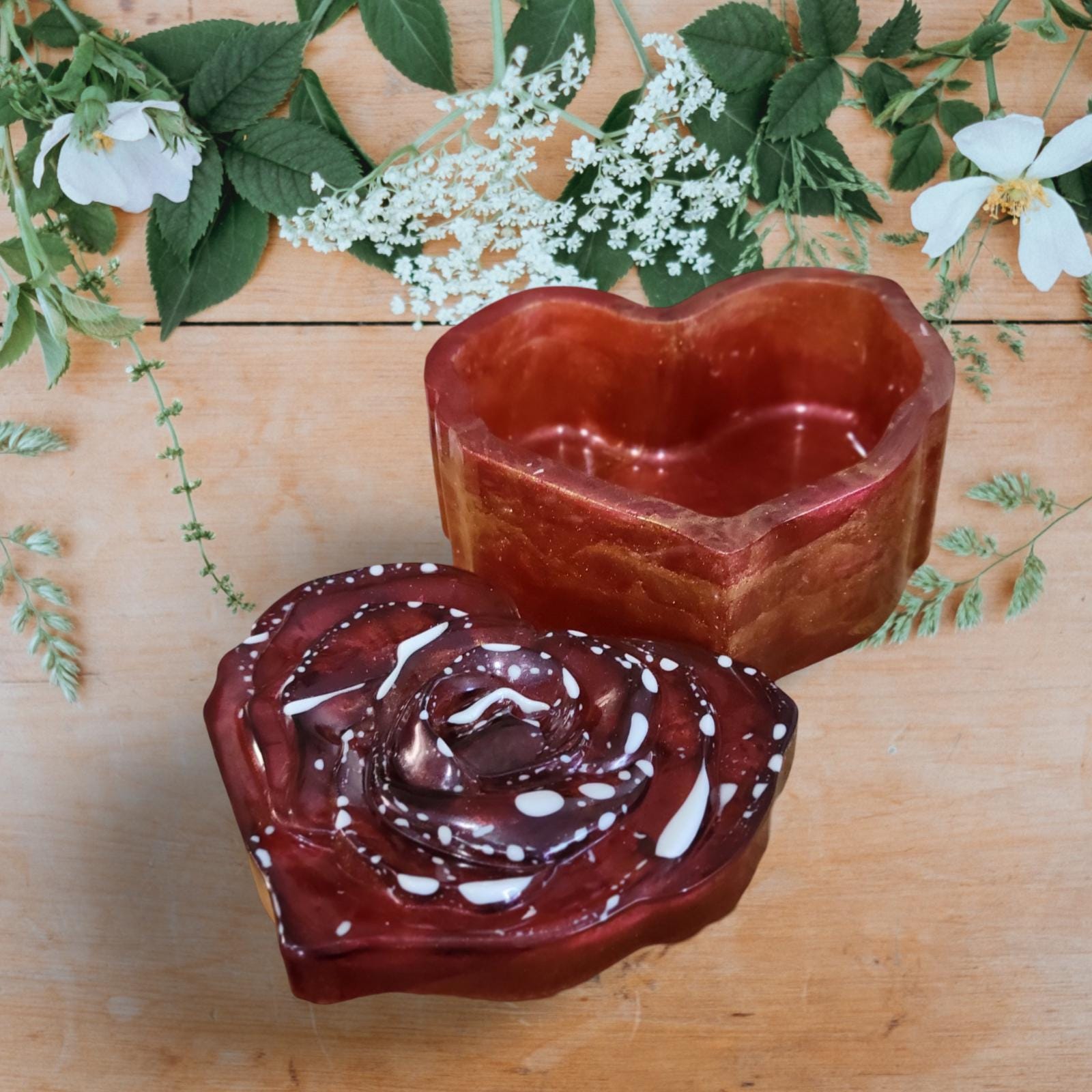 Romantic Red & Gold Resin Heart Trinket Box with Rose Lid-Sturdy Keepsake or Jewelry Holder-3.75'' x 3.5'' x 2"-Sweetheart Gift - Thumbnail 3