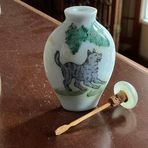 Chinese snuff bottle VTG Porcelain Snuff Bottle Wolf/ Dog in Courtyard Jade Stopper 20c, with wooden spoon attached to stopper