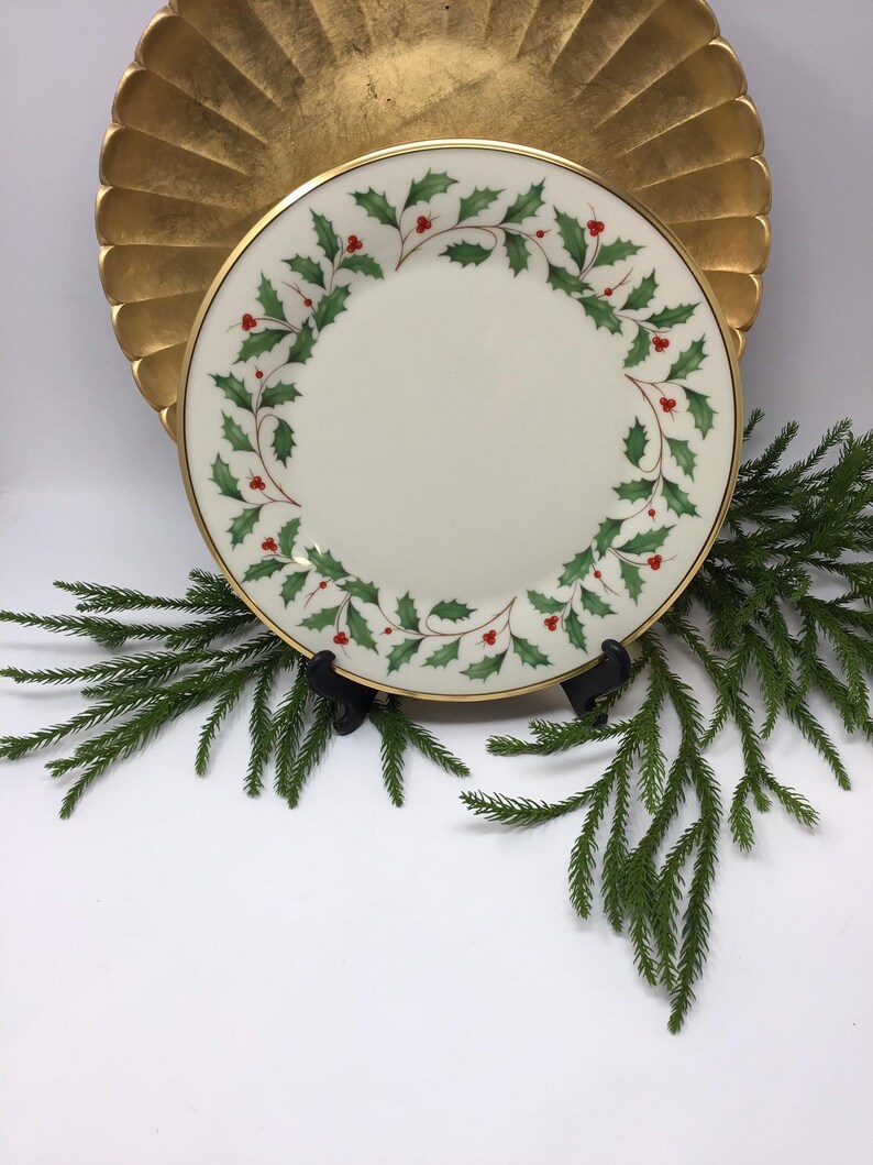 5 Pattern plates available by Lenox Holly and berries gold rim Beautiful 10 inch plates Holiday 5 plates left.sold separately
