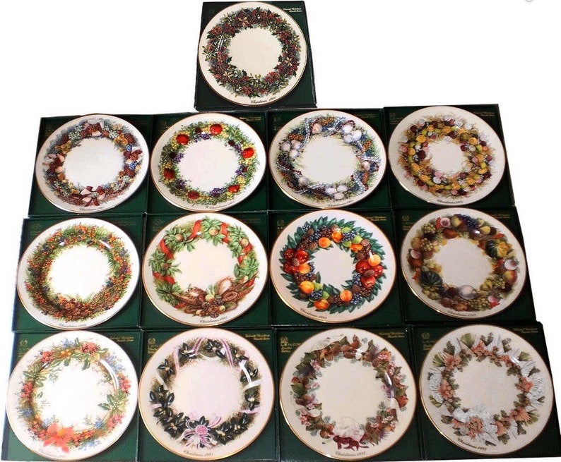 Lenox Christmas 13 plates by Lenox Colonial Christmas 13 Etsy