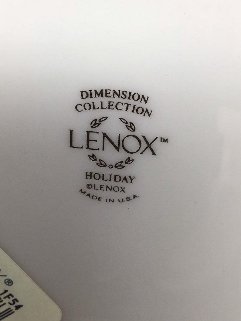 5 Pattern plates available by Lenox Holly and berries gold rim Beautiful 10 inch plates Holiday 5 plates left.sold separately