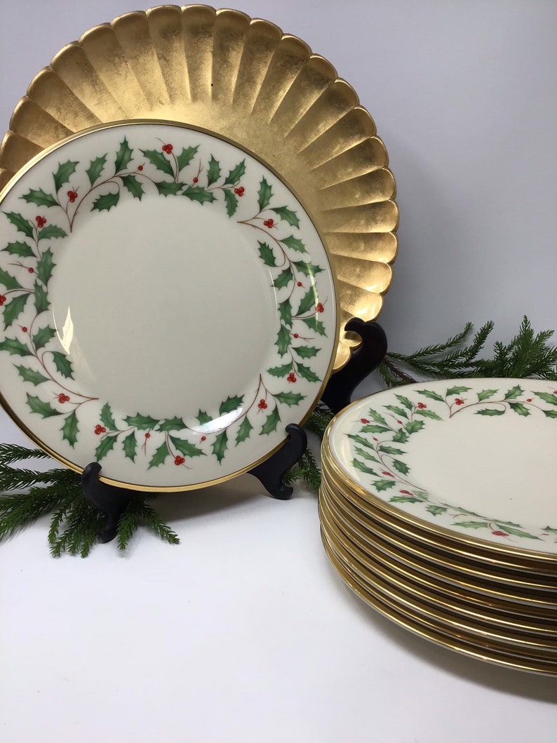 5 Pattern plates available by Lenox Holly and berries gold rim Beautiful 10 inch plates Holiday 5 plates left.sold separately