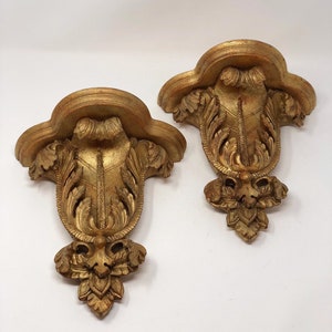 Vintage Pair of Neoclassical Gold Gilt Wall Brackets/shelves/gold wall sconces,Acanthus leaf motif,Corbel wall brackets