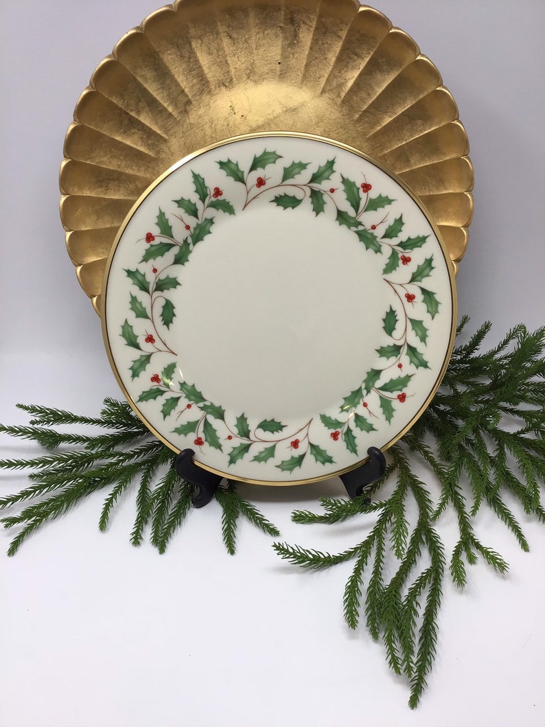 5 Pattern plates available by Lenox Holly and berries gold rim Beautiful 10 inch plates Holiday 5 plates left.sold separately