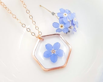 VICTORIA • Collier Myosotis Or Rose • Hexagonal • Collier de vraies fleurs bleues • Pour elle • Collier commémoratif • Cadeaux de Noël