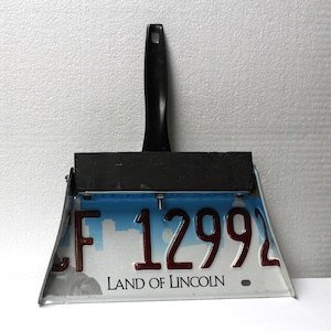 dustpan, mold fashion, dust pan for sweeping,  sweeping, cleaning, garage tools, cleaning tools, work room, woodworker