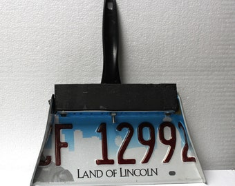 dustpan, mold fashion, dust pan for sweeping,  sweeping, cleaning, garage tools, cleaning tools, work room, woodworker