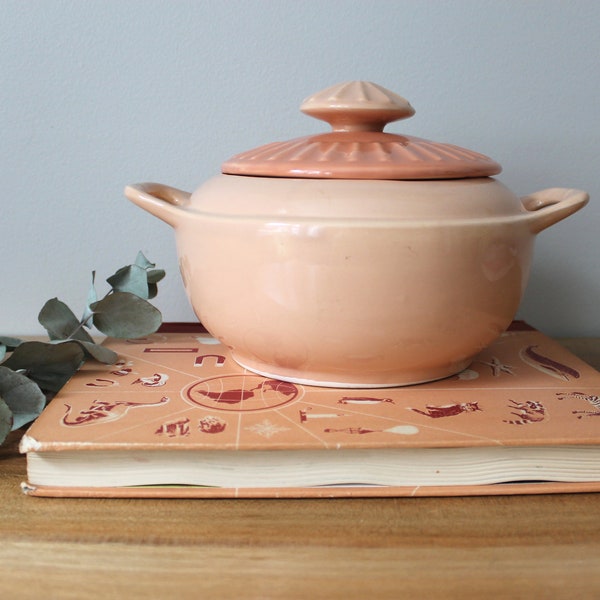 Pink porcelain dish with lid knob / Cookie jar / Vintage kitchen decor