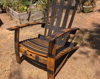 Hágalo usted mismo: kit para silla Adirondack hecha con barriles de whisky (incluye herrajes).