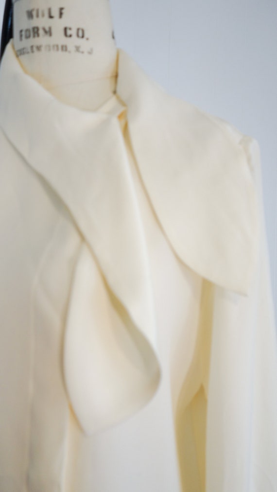 Vintage off-white Silk Top - image 4