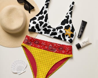 Woody Recycled Bikini mit hoher Taille | Spielzeug Badeanzug | Disney Bikini | Disney Kreuzfahrt | Disney Fahrten Badeanzug