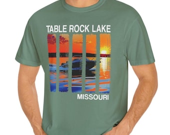 テーブルロック湖ミズーリTシャツスピードボートサンセットTシャツ湖の生活シャツ快適な色夏休みボート愛好家への贈り物