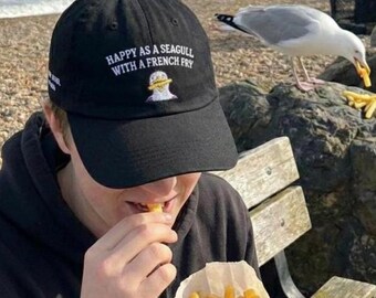 パーソナライズされたカモメのフライドポテト刺繍入りダッドハット、面白い非構造化コットン海岸鳥ベースボールキャップ、カスタムロケーション海辺ビーチギフト