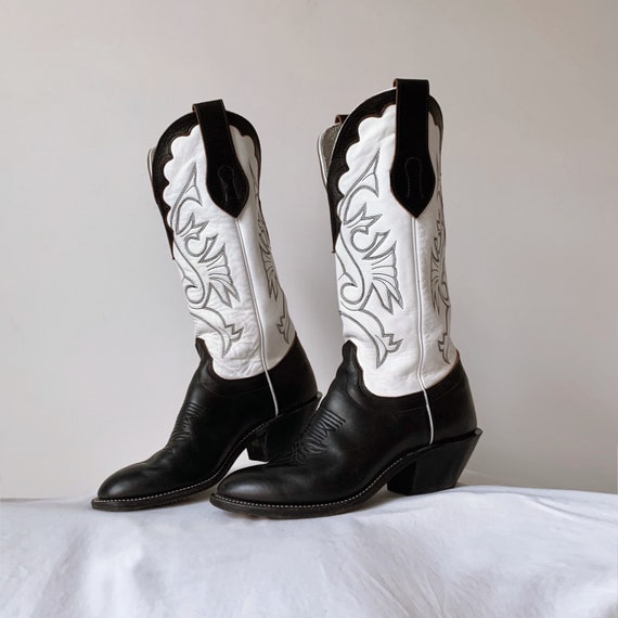 Women's vtg. tall cowboy boots, leather heeled cow