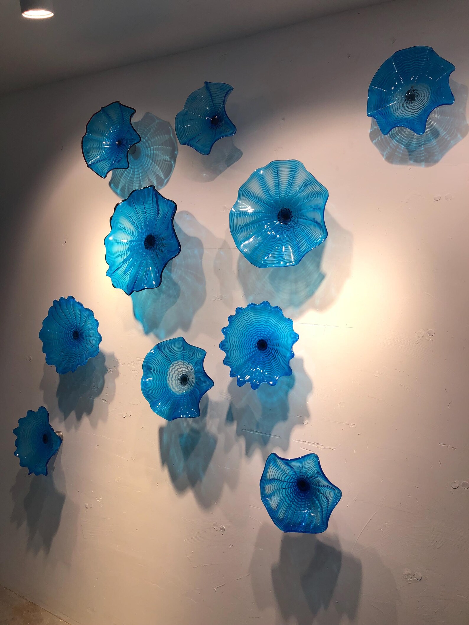 Photo inspiration: Curated Eroded Glass Wall Plates Gallery View 44