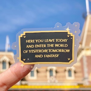 Ici, vous partez aujourd'hui, plaque d'entrée Disneyland, autocollant transparent pour ordinateur portable / sticker Walt Disney, téléphone portable, planificateur, papeterie, bouteille d'eau