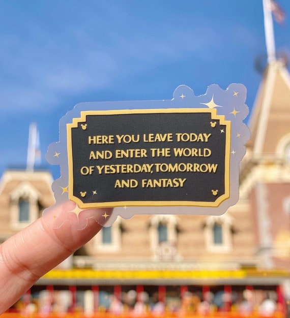 ディズニーランドのエントランスプレート、透明ラップトップステッカー