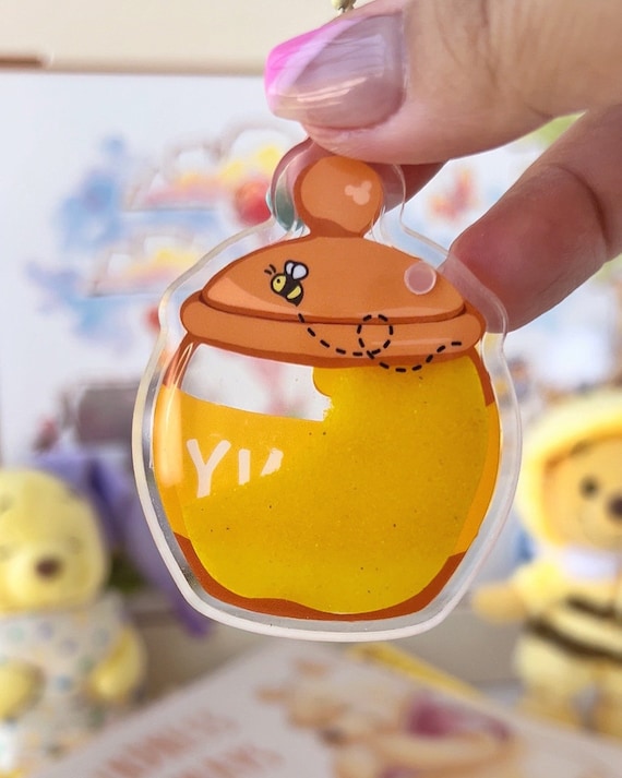 Pooh Honey Pot Liquid Shaker Acrylic Keychain/ Winnie-the-pooh 