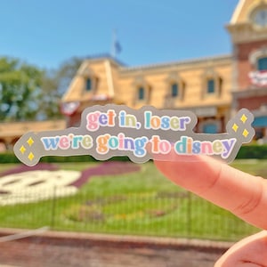 Entrez, perdant ! Sticker transparent We're Going to Disney/Pastel Affirmation positive Sticker Mickey joyeux téléphone portable bouteille d'eau image 1