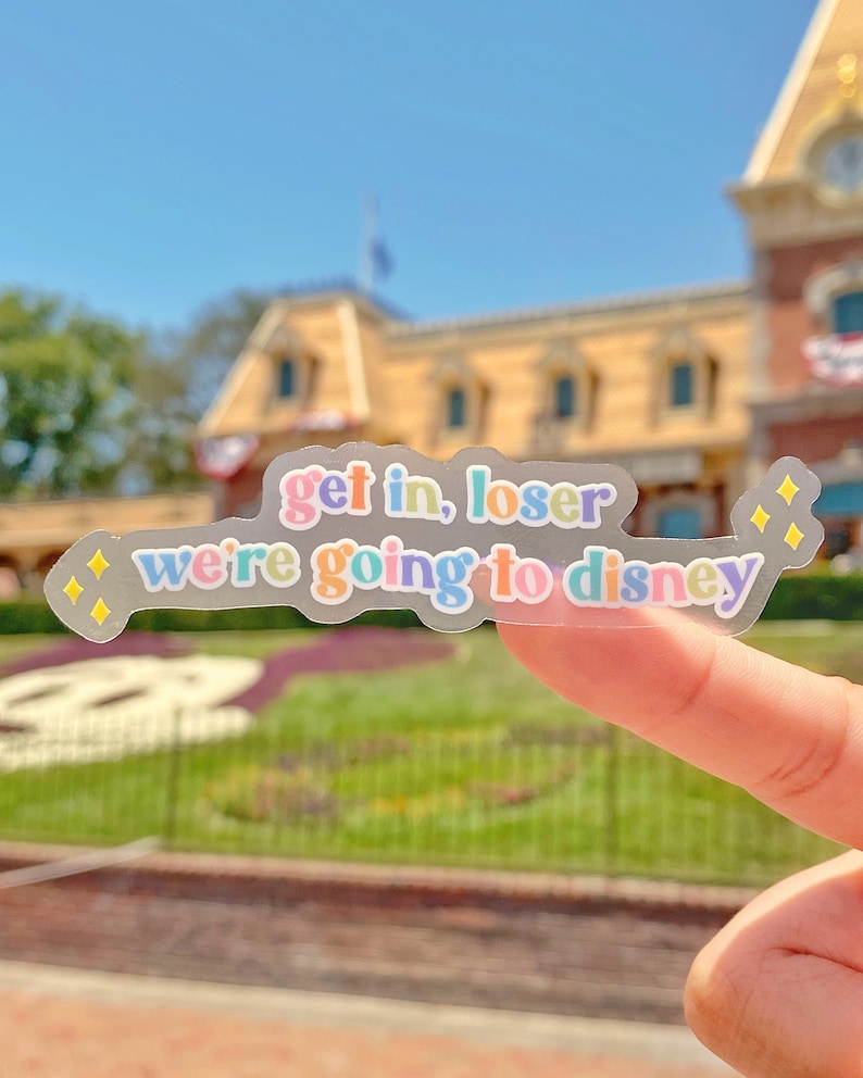 Entrez, perdant ! Sticker transparent We're Going to Disney/Pastel Affirmation positive Sticker Mickey joyeux téléphone portable bouteille d'eau image 1