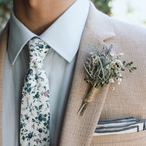Dried Flower Boutonniere: Bohemian Thistle, Lavender, Statice