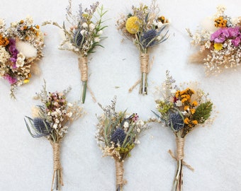 Assortiment de boutonnières chardon / boutonnière de fleurs séchées rustique / boutonnière lavande véritable / mini bouquet de fleurs séchées à l'haleine de bébé