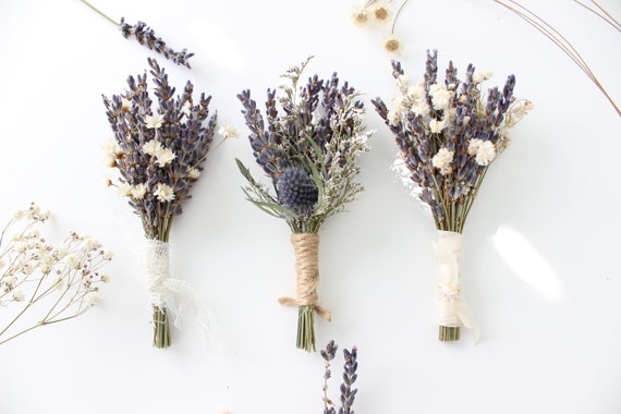 Lavender Boutonniere / Groom and Groomsmen boutonniere pin / Wedding boutonniere purple / Lavender babies breath boutonniere / Gifts for him
