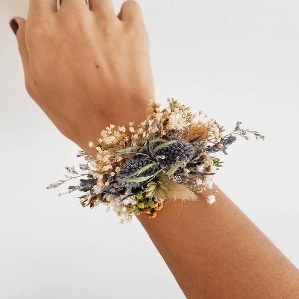 Ramillete de cardo seco para la muñeca: ramillete para boda, pulsera floral para dama de honor, accesorio rústico bohemio para boda.