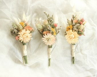 Natural Blush tone dried flowers Boutonniere / Dried flowers bunch / Earthy muted tone Floral arrangement / Pin on corsage