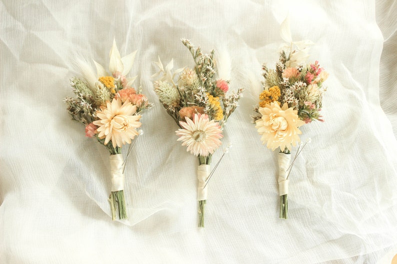 Natural Blush tone dried flowers Boutonniere / Dried flowers bunch / Earthy muted tone Floral arrangement / Pin on corsage 