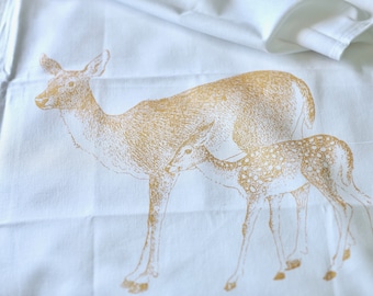 Kitchen towel printed with doe, available with 7 animals