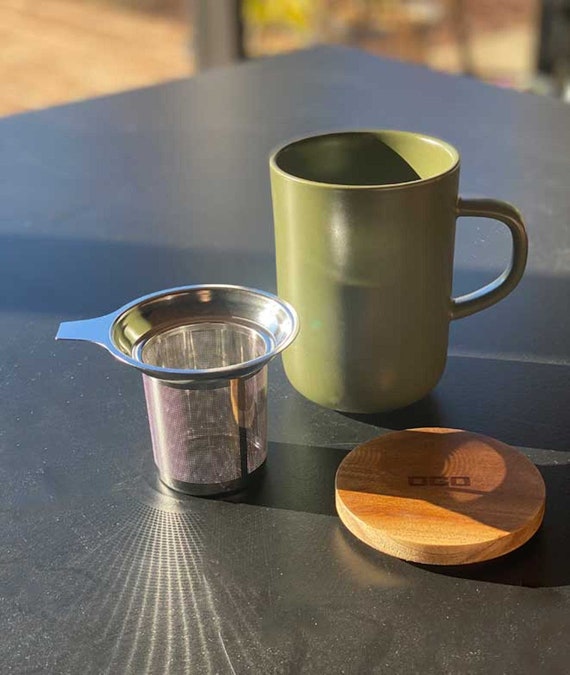 Mug vert avec infuseur et couvercle, Tasse en grès, Mug à thé