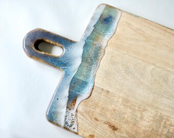 Aperitif cutting board in resin and wood, charcuterie board