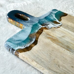 Planche à Découper Design – Résine Bleue Et Bois – Unique Et Colorée – Marque Générique Neuve