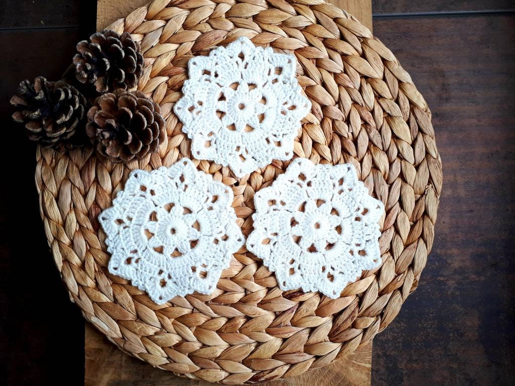 Petite Dentelle Blanche Au Crochet Doily 6.5 , Belle Décoration de La Maison Faite à Main, Flocon Ne