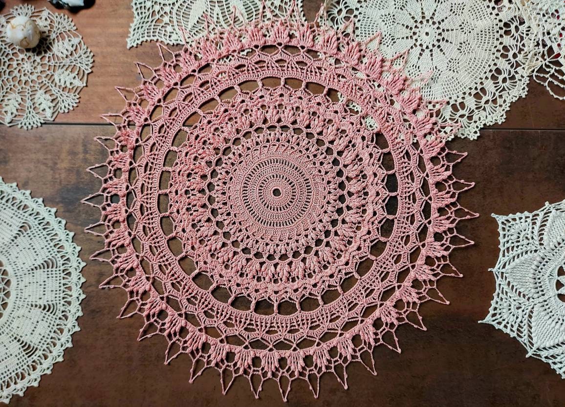 Grand Crochet en Dentelle Rose Doily 20.5 51 cm, Belle Décoration Faite à La Main, de Table, Nappe, 