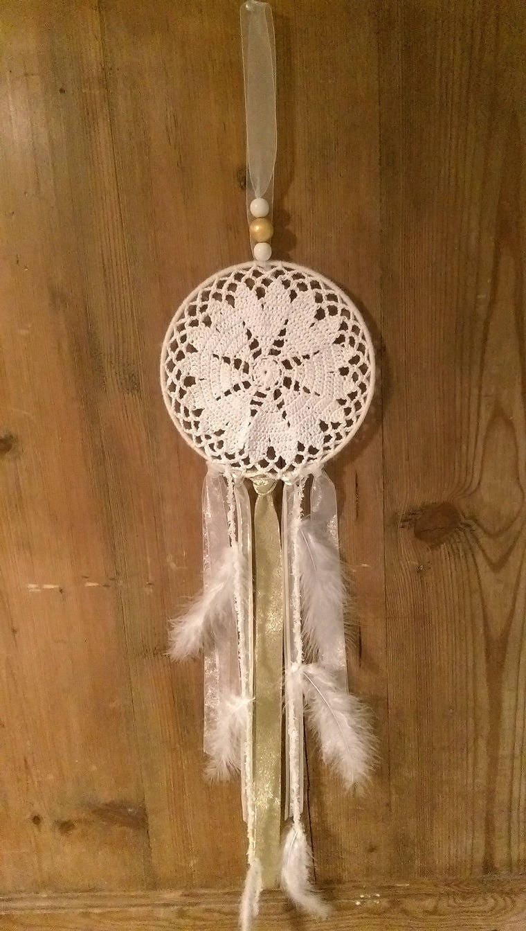 Attrape-Rêve/Dreamcatcher Blanc et Or Coeur Au Crochet Fait Main