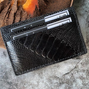 EN VENTA - Billetera minimalista personalizada/Billetera delgada para tarjetas/Portatarjetas de piel de pata de avestruz negra