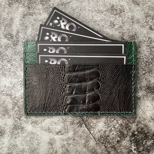 IN DE VERKOOP - Gepersonaliseerde minimalistische portemonnee/smalle kaarthouder/kaarthouder struisvogelbeenhuid zwart en groen