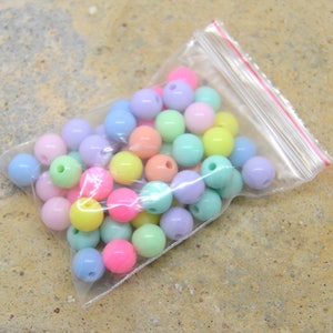 Assortiment 50 perles, pour collier ou bracelet, enfant, rond 8mm, multicolore pastel, bubblegum image 2